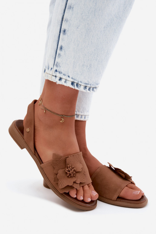 Sandali in suede con tacco largo e fiori decorativi Zazoo 407471 in marrone