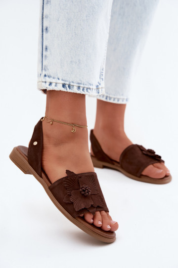 Sandali in suede con tacco largo e fiori decorativi Zazoo 407471 in cioccolato
