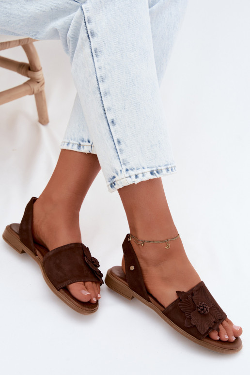 Sandali in suede con tacco largo e fiori decorativi Zazoo 407471 in cioccolato
