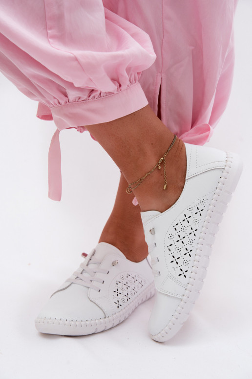 Scarpe con elementi traforati in pelle naturale di colore bianco Flaria