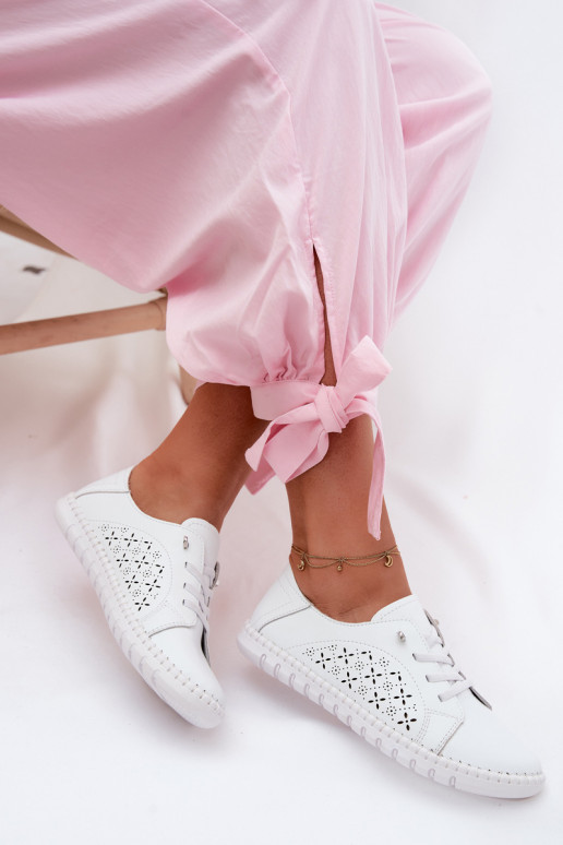 Scarpe con elementi traforati in pelle naturale di colore bianco Flaria