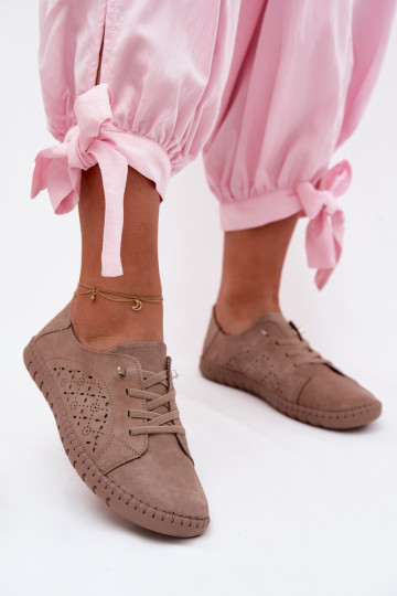 Scarpe con elementi traforati in suede sintetico color sabbia Flaria