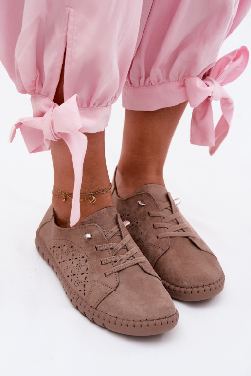 Scarpe con elementi traforati in suede sintetico color sabbia Flaria