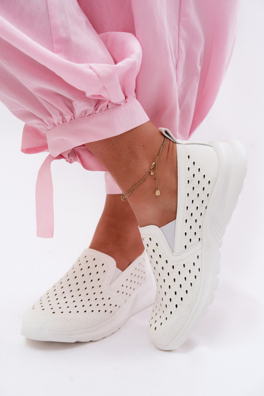 Scarpe slip-on con elementi traforati in pelle sintetica di colore bianco Geressa