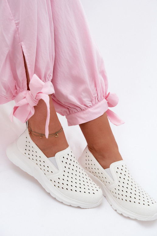 Scarpe slip-on con elementi traforati in pelle sintetica di colore bianco Geressa
