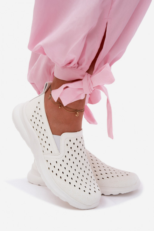 Scarpe slip-on con elementi traforati in pelle sintetica di colore bianco Geressa