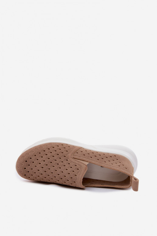 Scarpe slip-on con elementi traforati in suede sintetico color sabbia Geressa