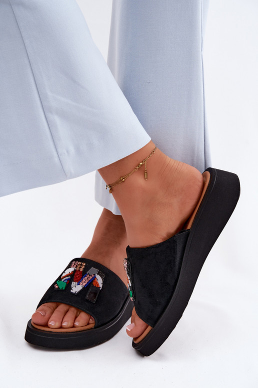 Pelle Pantofole da donna in pelle scamosciata con ornamenti con una piattaforma Vinceza 66942 colore nero