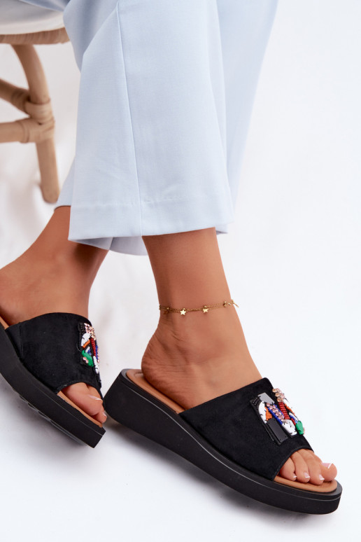 Pelle Pantofole da donna in pelle scamosciata con ornamenti con una piattaforma Vinceza 66942 colore nero