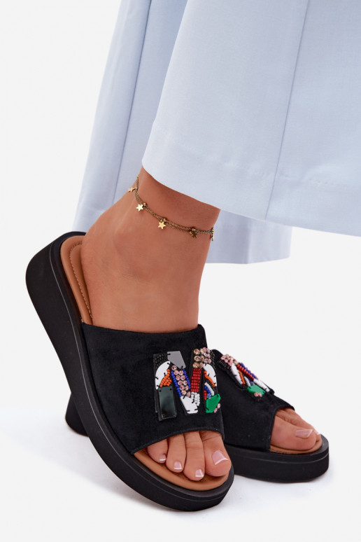 Pelle Pantofole da donna in pelle scamosciata con ornamenti con una piattaforma Vinceza 66942 colore nero