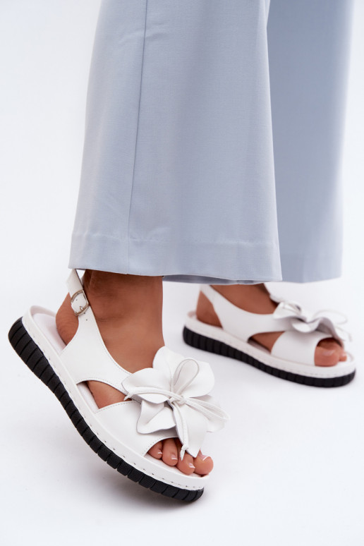 Sandali da donna Femminile Con decorazioni con fioriem Vinceza 66917 Colore bianco