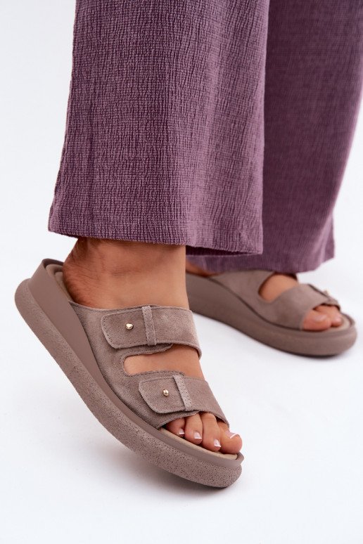 Pelle Pantofole da donna in pelle scamosciata con una piattaforma Vinceza 66916 beige