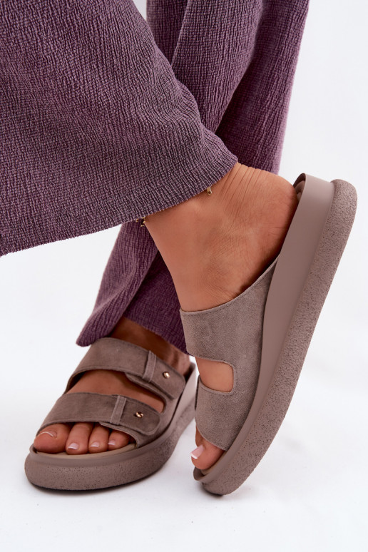 Pelle Pantofole da donna in pelle scamosciata con una piattaforma Vinceza 66916 beige