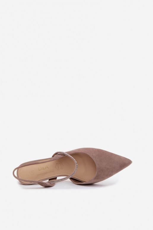 Décolleté in suede color sabbia eleganti con cinturini decorativi D&A