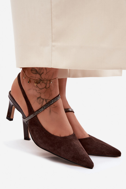 Décolleté in suede color cioccolato eleganti con cinturini decorativi D&A