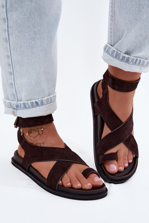 Sandali piatti in suede naturale D&A CR61-3049 cioccolato