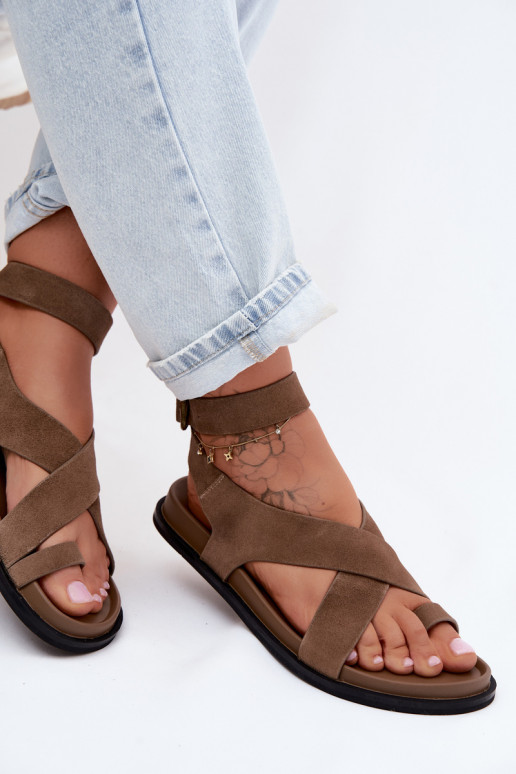 Sandali piatti in suede sintetico color sabbia