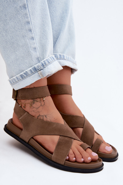 Sandali piatti in suede sintetico color sabbia