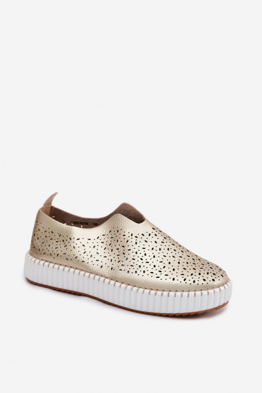 con elementi traforati Un modello convincente scarpe con una piattaforma colore dorato Glamma