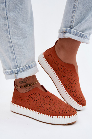 con elementi traforati Un modello convincente scarpe con una piattaforma colore arancione Glamma 2