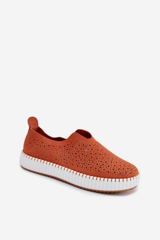 con elementi traforati Un modello convincente scarpe con una piattaforma colore arancione Glamma