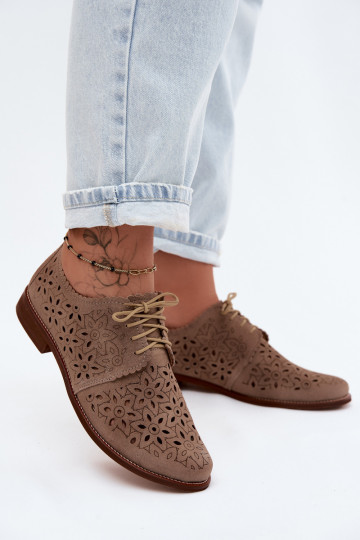 Pelle dalla pelle scamosciata scarpe Femminile con elementi traforati con tacchi larghi Zazoo 4156 colore cappuccino