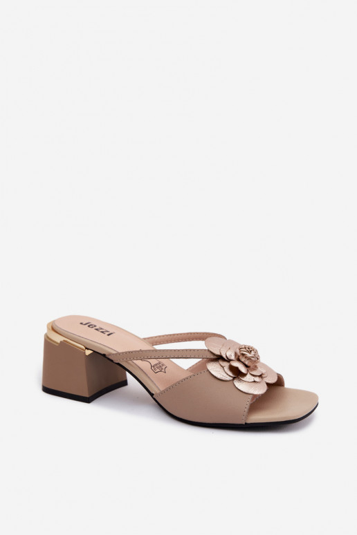 Pantofole in pelle con fiore e tacco sabbia Catva