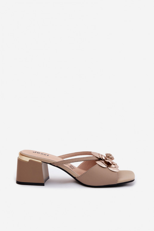 Pantofole in pelle con fiore e tacco sabbia Catva
