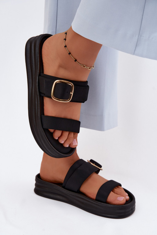 Pantofole da donna con piattaforma e cinturini con fibbie di colore nero di Ameliette