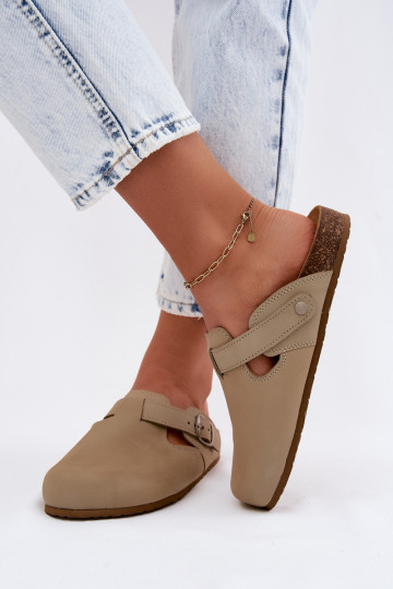 Pantofole in pelle Mule con fibbie di colore pistacchio di Zazoo 2