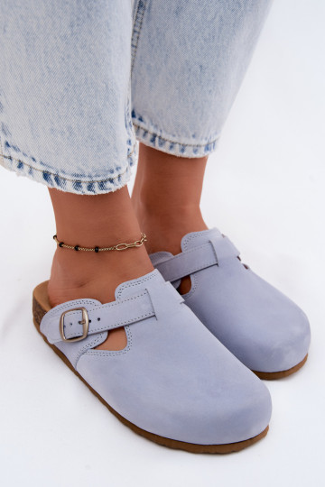 Pantofole in pelle Mule con fibbie di colore azzurro chiaro di Zazoo