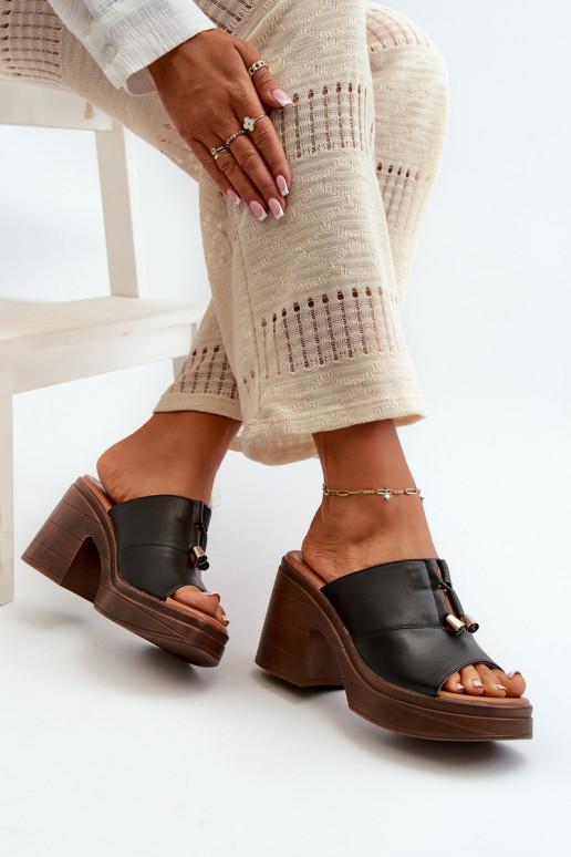 Pantofole da donna in ecopelle con una piattaforma I Klocku colore nero Dafira