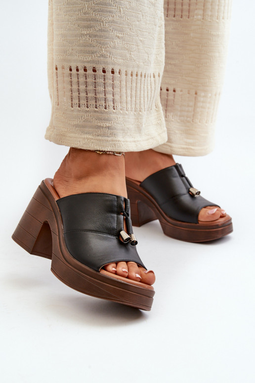 Pantofole da donna in ecopelle con una piattaforma I Klocku colore nero Dafira