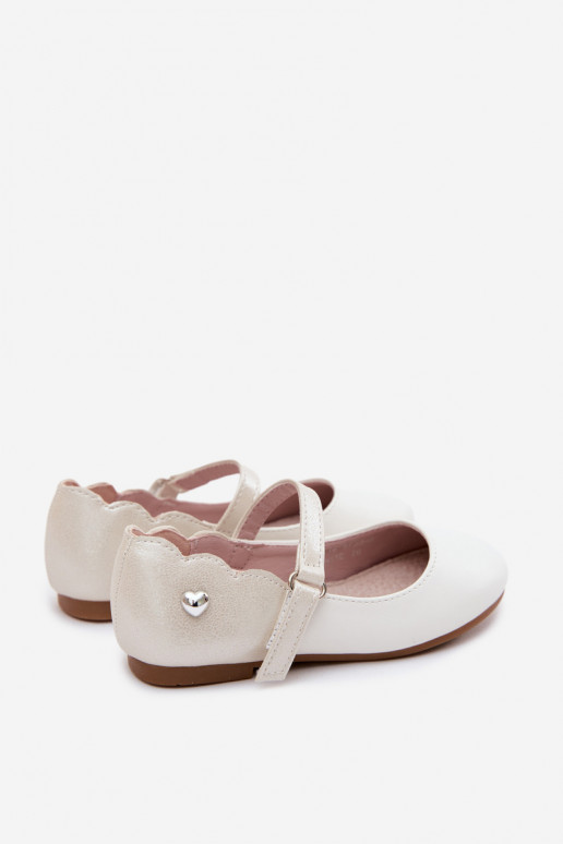 ballerine Infantile con cinghie con chiusure adesive I Ozdobnym con i cuorim Colore bianco Mossy