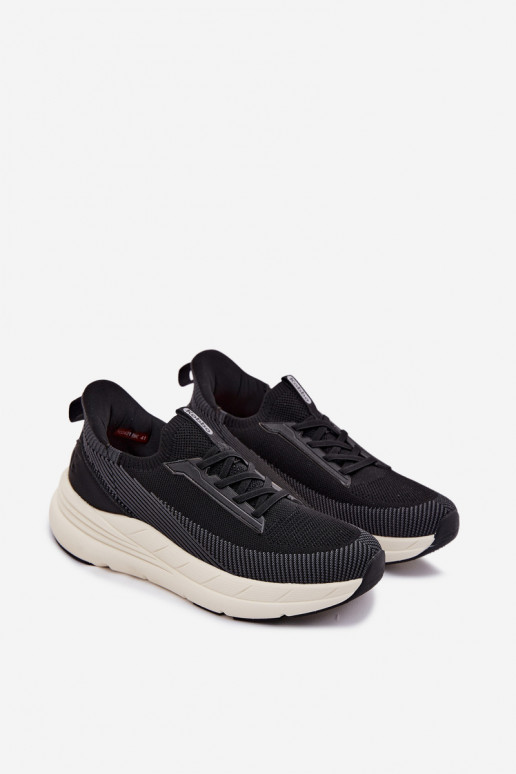 scarpe da ginnastica per uomo  Scarpe modello sneakers Un modello convincente con una piattaforma Kobbo 102421 colore nero