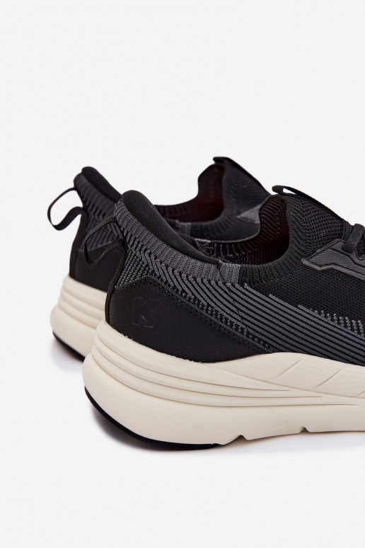 scarpe da ginnastica per uomo  Scarpe modello sneakers Un modello convincente con una piattaforma Kobbo 102421 colore nero
