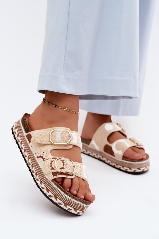 SzydełkoAe Pantofole con una piattaforma con fibbie beige Glimma