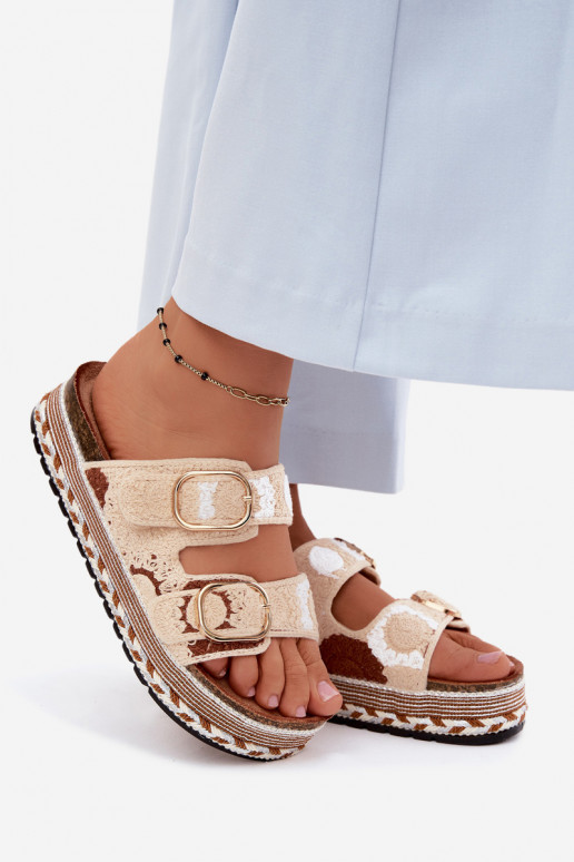 SzydełkoAe Pantofole con una piattaforma con fibbie beige Glimma