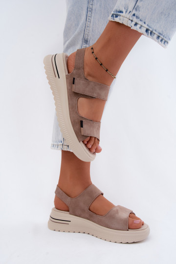 Pelle Sandali da donna in camoscio con una piattaforma beige Peria