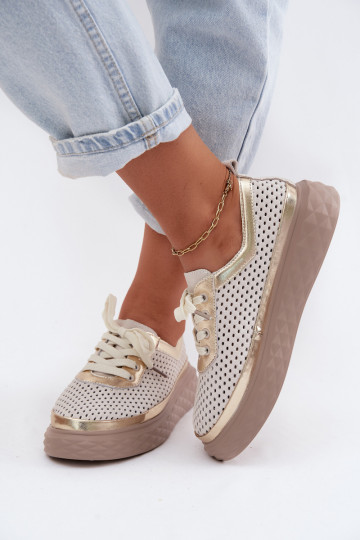 Scarpe da donna in suede sintetico con piattaforma e elementi intagliati color sabbia Lessa