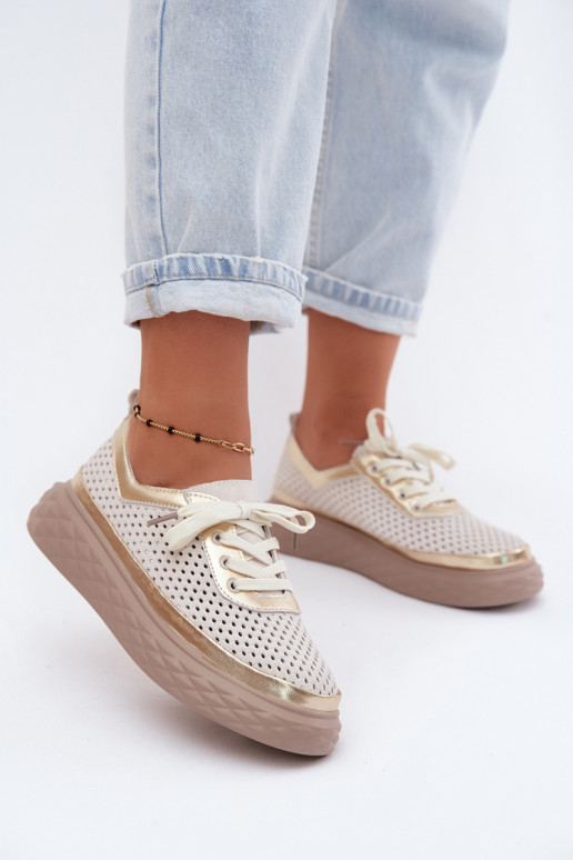 Pelle dalla pelle scamosciata scarpe Femminile con una piattaforma con elementi traforati beige Lessa