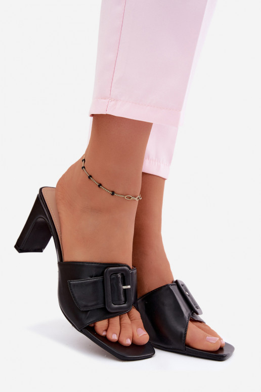 Pantofole da donna con i tacchi con ornamenti con fibbie Vinceza 22-20159 colore nero