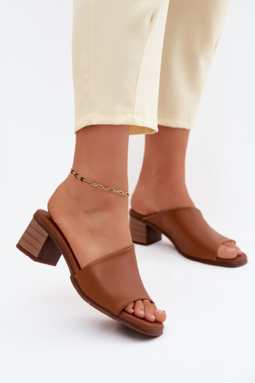 Pantofole in pelle marrone per donna con tacco 2