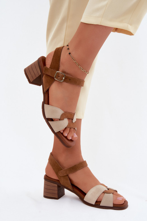 Sandali in suede color sabbia per donna con tacco