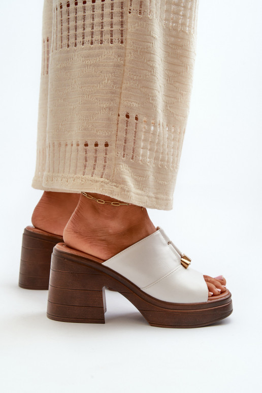 Pantofole da donna in ecopelle con una piattaforma I Klocku Colore bianco Dafira
