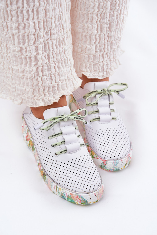 Pelle scarpe con una piattaforma con scritti Artiker 54C1807 Bianco-colore verde