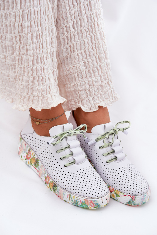 Pelle scarpe con una piattaforma con scritti Artiker 54C1807 Bianco-colore verde