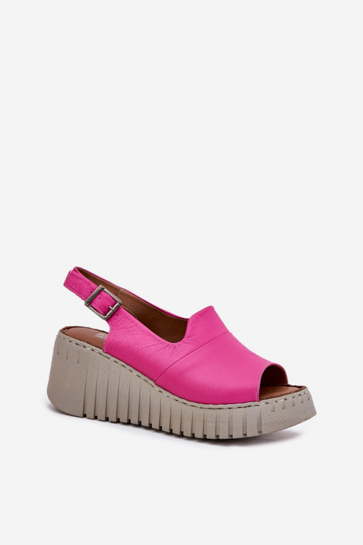 Sandali da donna con elementi in pelle naturale su piattaforma di colore rosa Artiker 54C0789