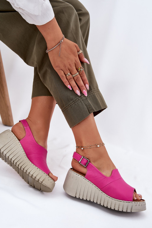 Sandali da donna con elementi in pelle naturale su piattaforma di colore rosa Artiker 54C0789