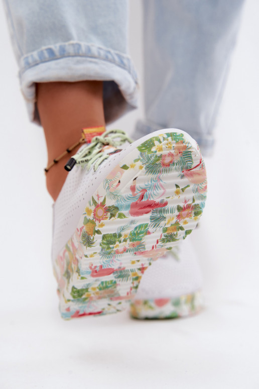 Pelle scarpe con una piattaforma Artiker 58C0598 Colore bianco